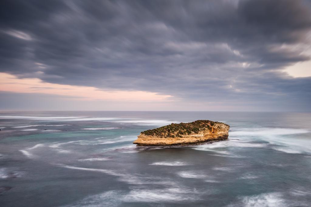 12 Apostles Accommodation Anchors Beach House With Sea Views Port Campbell Ruang foto