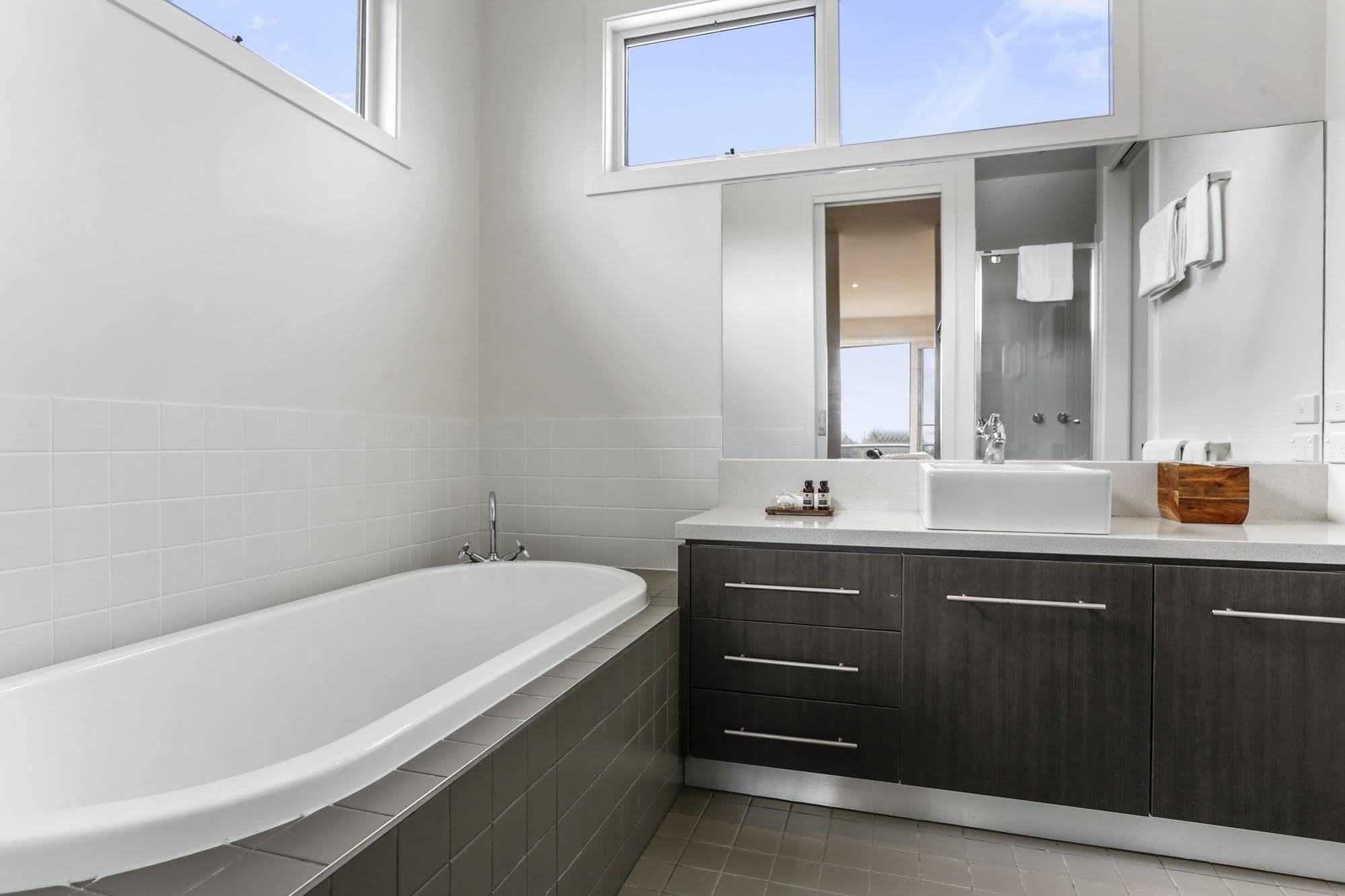 12 Apostles Accommodation Anchors Beach House With Sea Views Port Campbell Bagian luar foto